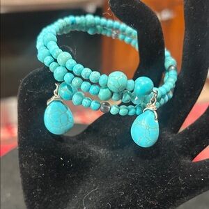 Elegant Turquoise Beaded Bracelet with Teardrop Charms